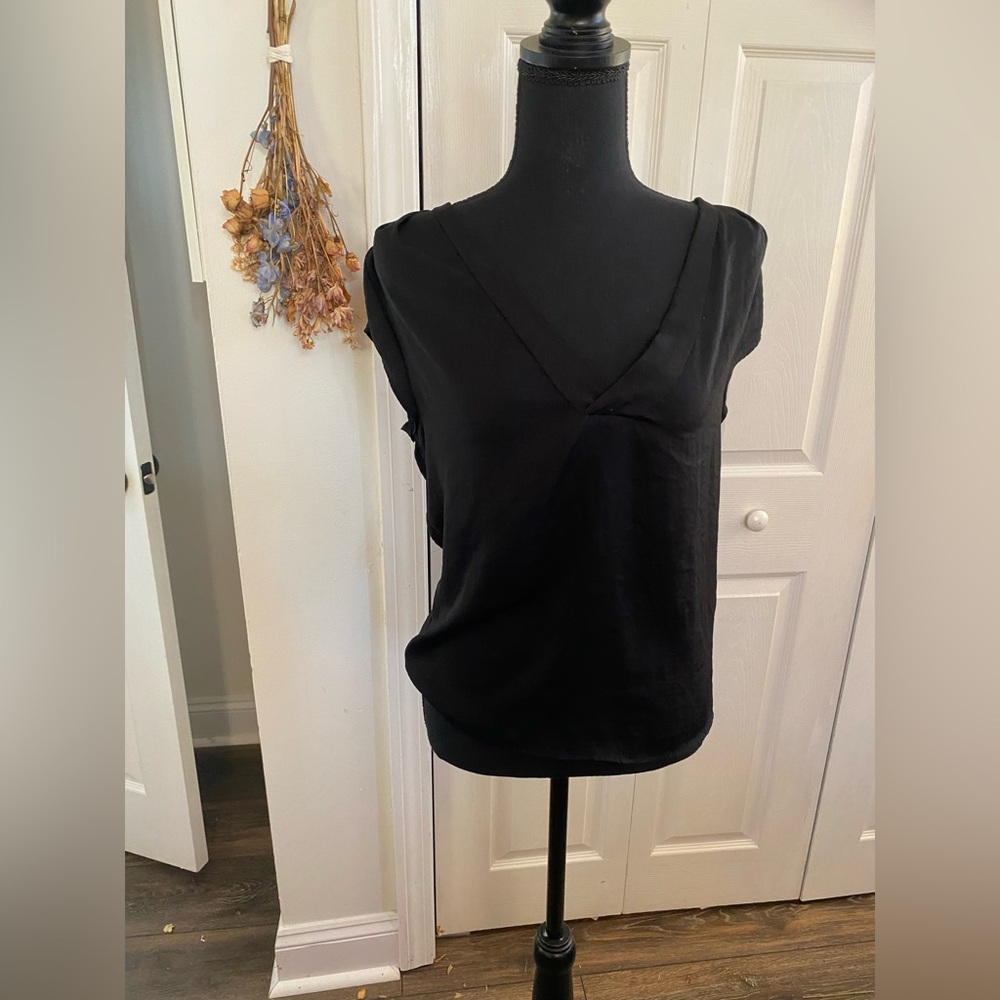 H&M black short sleeve top